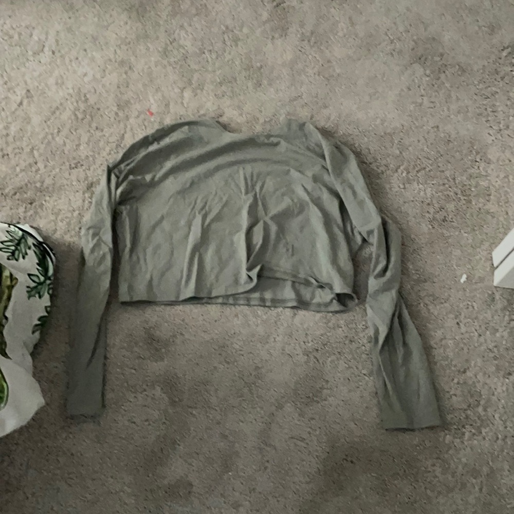 olive long sleeve crop